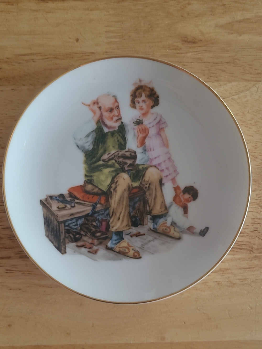 Decorative Porcelain Plate with Gold Rim - Grandfather Scene (White)